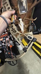 Hoyt VTM 34 RH 70# Compound Bow