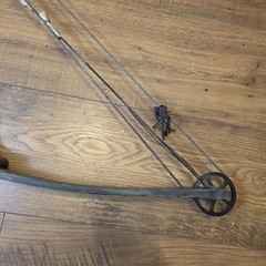 Vintage Bear Whitetail Hunter Green Camo Compound Bow