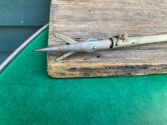 VINTAGE ARCHERY BOW FISHING REEL AND ARROW WITH CARP POINT FOR BOWFISHING