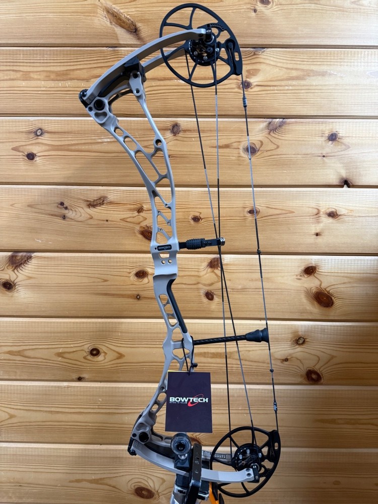 Bowtech Solution LS – Right Hand – 70lbs – 24.5″-30″ – Sandstone – A14734