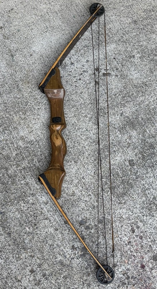 Bear “BROWN BEAR” AMO Compound Bow/String Length 37”/Bow 44”/ 45-70 lb. Pull