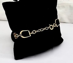 VINTAGE HEAVILY YELLOW GOLD FILLED EQUESTRIAN STIRRUP IRON LINK BRACELET
