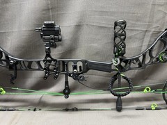 Mathews Halon 32 RH 70lb Compound Bow – (USED)