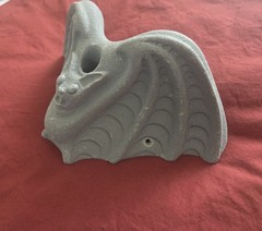 CUSTOM MADE BAT SHAPED ROCK CLIMBING HAND FOOT HOLD HANDHOLD GYM BOARD NICE USED
