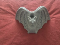 CUSTOM MADE BAT SHAPED ROCK CLIMBING HAND FOOT HOLD HANDHOLD GYM BOARD NICE USED
