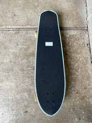 GLOBE BIG BLAZER SKATEBOARD . 5 X 10 X 32