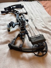 Hoyt VTM 31 RH 70# WILDERNESS 28DL