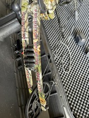 Predator Raptor Compound Bow (left hand) and hard Case