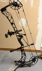 Mathews lift 33 Black RH 70# Draw