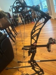 Elite Kure Compound Bow Right Hand 70 Lb Draw Weight