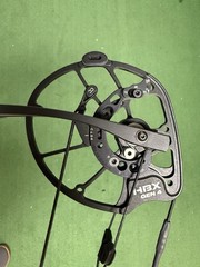 NEW Hoyt RX-9 Right Hand Black 70# 25-30″ Compound Bow