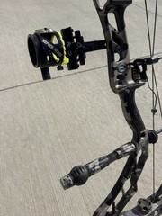 Elite Impulse 31 RH Compound Bow 70lb 31in Kuiu camo