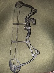 Diamond Infinite Edge Compound Bow Right-Handed