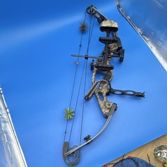 Hoyt XT2000 Compound Bow Brown/Black Camo, XT2000 MPN, Model for Men