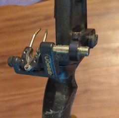 Bear Grizzly Bear Vintage Compound Bow 50# 30″ Right Hand Black Aluminum Archery