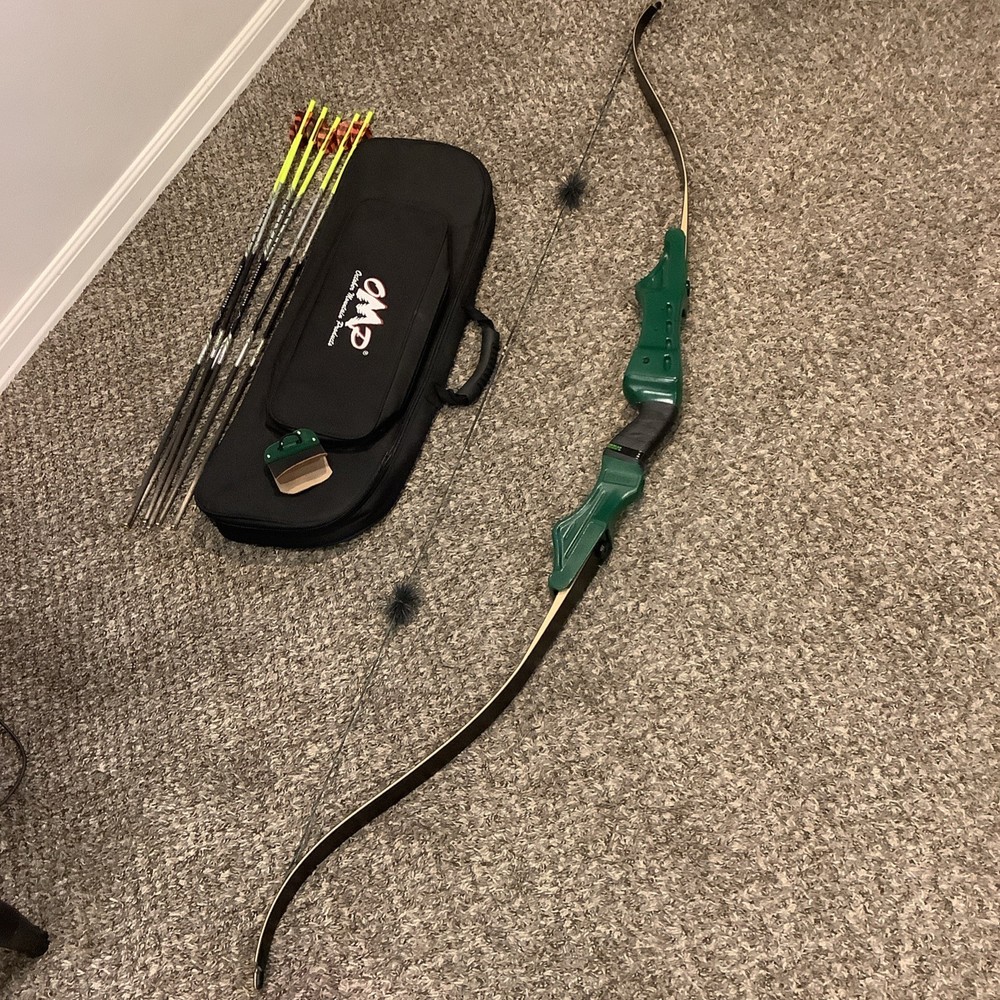 Recurve Bow, 45#, Heavy Riser, Case, 6 Talon Arrows, Sweet Setup