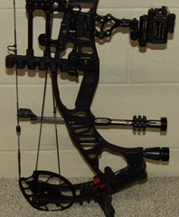 Loaded Hoyt VTM 31 Bow Package- 60/70 lb – Black Finish- 25″ to 30″ Draw Length
