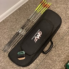 Recurve Bow, 45#, Heavy Riser, Case, 6 Talon Arrows, Sweet Setup