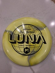 Discraft 2022 Paul McBeth Tour Series Luna Putter Disc Swirly yellow and pink 17