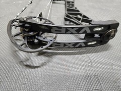 Mathews VXR 28 w Custom Strings