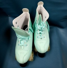 Nattork Mint Green Roller Skates Women 7.5