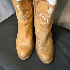 Vintage Miss Capezio Tan Leather Western Cowboy Boots Embroidered Details