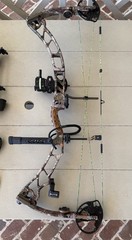 Elite Energy 35 Bow Package HHA Optimizer Lite, Quiver, Release, Case + Ex. Mods
