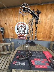 Prime RVX+ 32 Bow. Right Hand, 60-70#. Mossy Oak Bottomland Camo. Brand New.