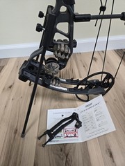 Bear Archery Divergent Compound Bow RH 45-60 Lbs., DL 25.5-30 In.