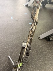 Mathews Lift X 33 RH Compound Bow 70lb 29in 33in Kuiu with accessories