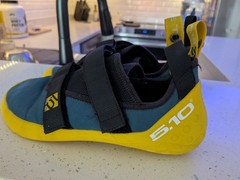 Five Ten Gym Master Climbing Shoes Men’s US 10 EU 43 Blue Yellow EUC!
