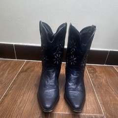 Women’s Black Western Equestrian Boots Floral Cutouts Size 8.5 NW3045