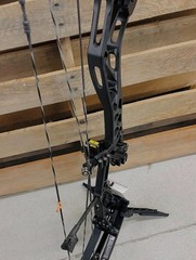 *BOW ONLY* Bowtech Revolt x80 – Black – 80lbs – RH