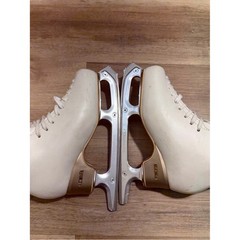 Edea Concerto 250 Figure Skates w Jackson Matrix Supreme Blades G2U