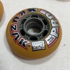 KUZAK Pro Series Extreme Gum 2 (4)-pack 72.5mm 75A Inline Roller Hockey Wheels