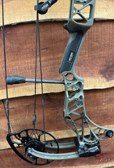 Mathews Lift X 29.5 Ambush Green 28″D/L 70#D/W *Display Bow*