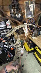 Hoyt VTM 34 RH 70# Compound Bow