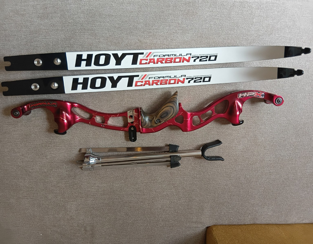 Hoyt Formula HPX Archery Recurve Riser 25″ RH And Formula Carbon 720 Limbs 32Lb