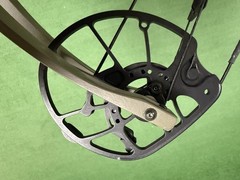 NEW Hoyt RX-9 Right Hand 70# 25-30″ Wilderness Compound Bow