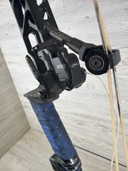 Used Mathews LIFT 29.5 28.5″ 60lb Black Riser/Granite Limbs Right Hand Bow w/ Ma