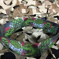 NEW KM Paintball Universal Mask Goggle Strap – Zombie Brains – Lime/Red