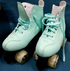 Nattork Mint Green Roller Skates Women 7.5