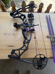 Hoyt Vicxen Compound Bow Right Hand