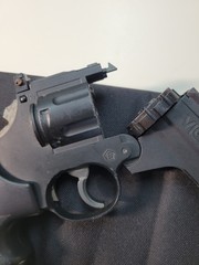 CO2 Crosman Vigilante .177 Cal BB Pellet Air Pistol with Case. pellets, Co2