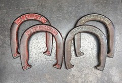 Vintage 2 1/2 Lb Top Ringer Horseshoes Blue / Red