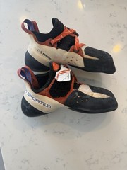 La Sportiva Solution Women 39EU Lightly Used Climbing Shoes