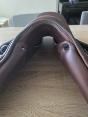 Premium 16.5” Leather Jump Saddle – FF M – Dover Hardware + Rack