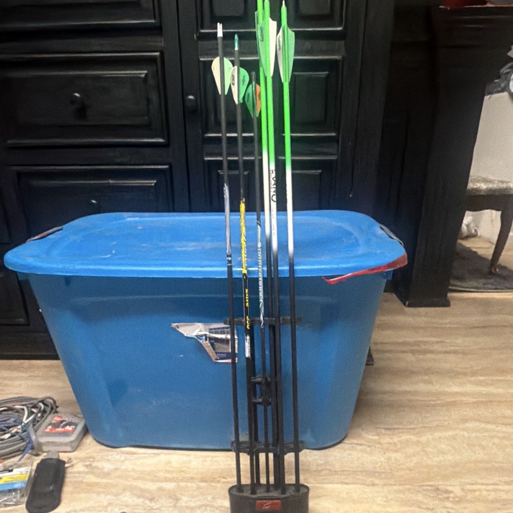 Carbon Express Piledriver Carbon Arrows 31in 350 Spine Black/Green Vanes (6)