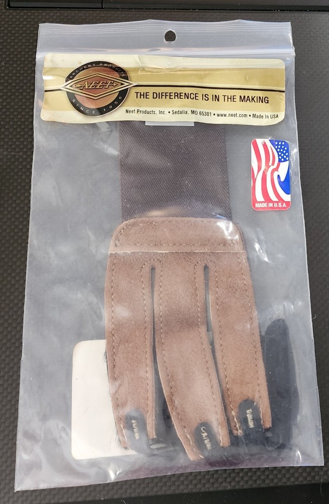 Neet Tan Suede Leather Archery Shooting Glove Medium FG-2H 60242
