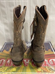 Durango Crush Women’s 11-Inch Heart Concho Brown Western Boots Size 8M